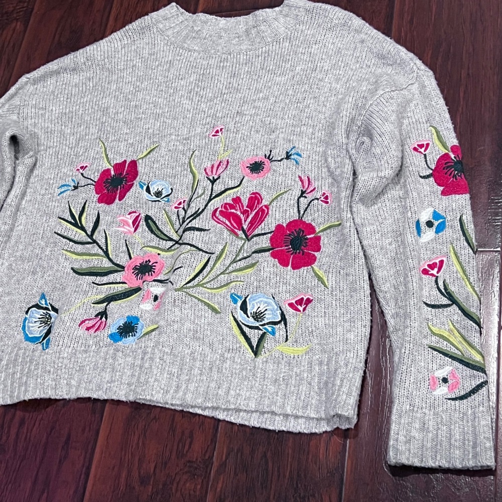 Romeo + Juliet Floral Embroidered Cottagecore Knit Sweater Medium Boho Forest‎